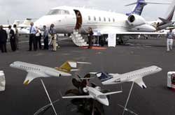 Bombardier Static Display with Challenger 300 (47 Kb)