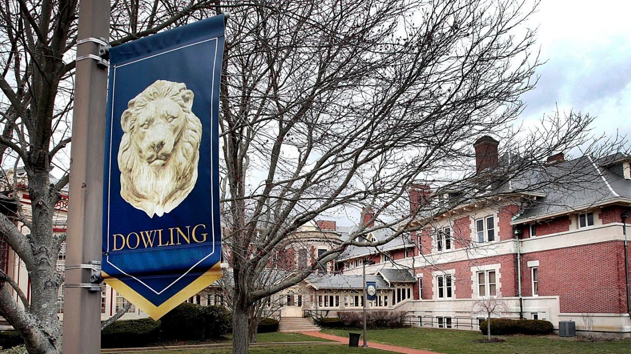 Deadline extended for Dowling Brookhaven campus bids