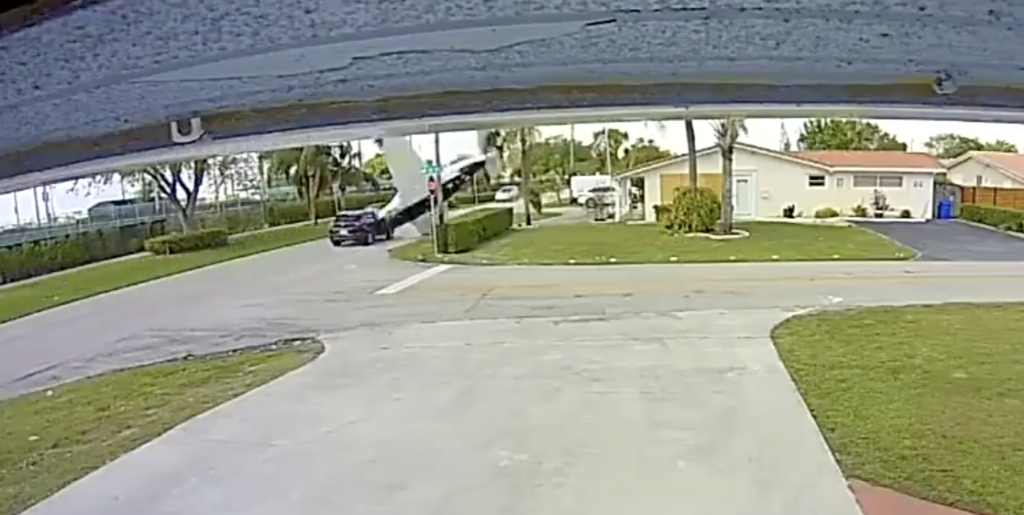 Bonanza Crash in Florida Caught on Ring Camera (Updated) – AVweb