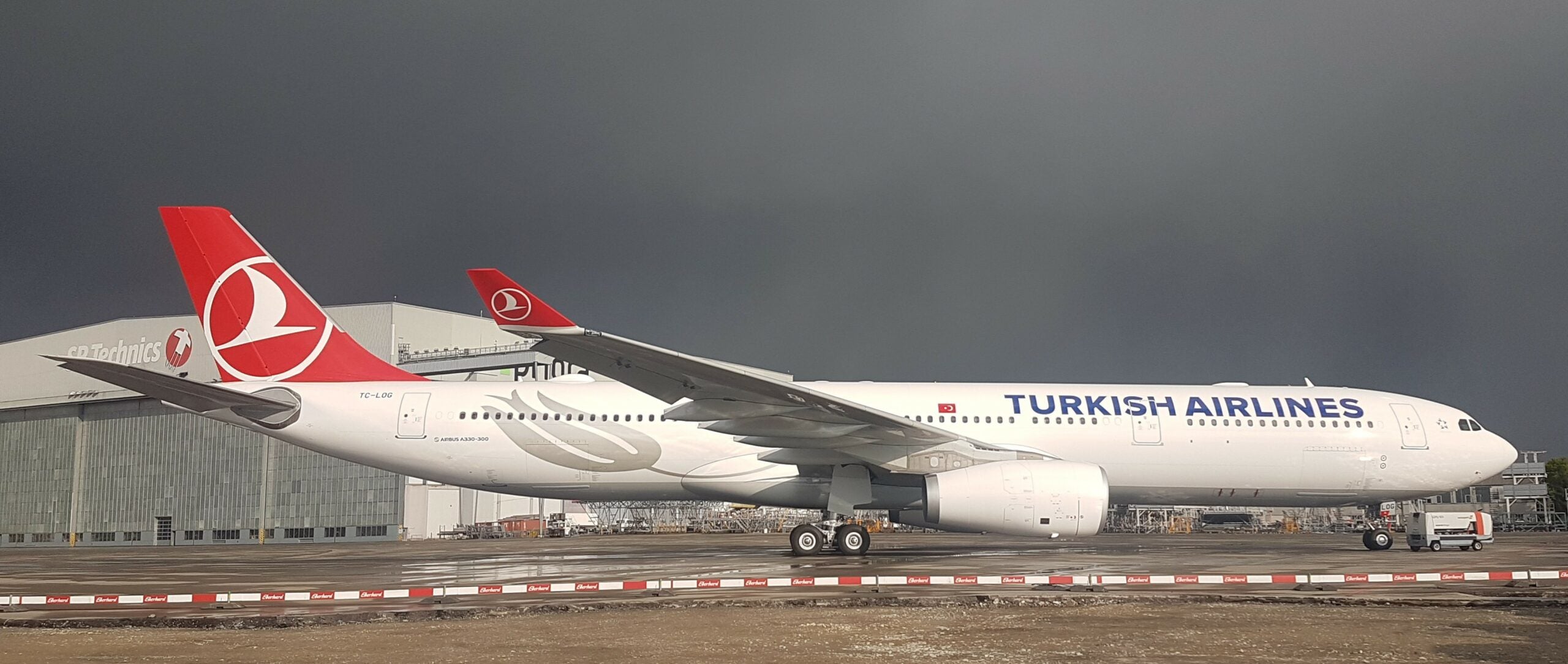 Turkish airlines a330 300. A330-300 Turkish Airlines. Аэробус а330-300 Туркиш Эйрлайнс. Airbus a330 Turkish Airlines. А330-203 турецкие авиалинии.